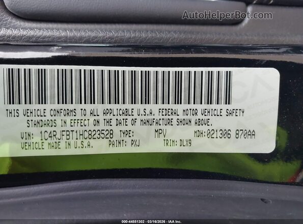 1C4RJFBT1HC823528 2017 JEEP GRAND CHEROKEE Черный Вид подкапотного пространства