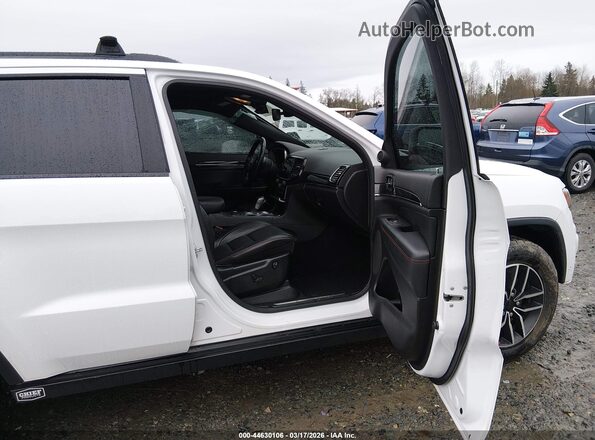 1C4RJFLT6MC669018 2021 JEEP GRAND CHEROKEE White Widok wnętrza z przodu