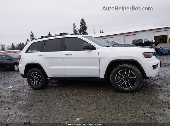 1C4RJFLT6MC669018 2021 JEEP GRAND CHEROKEE White Widok wnętrza z tyłu