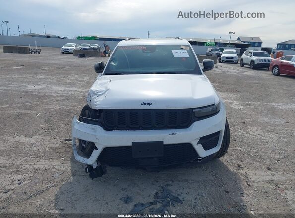 1C4RJHAG3SC279461 2025 JEEP GRAND CHEROKEE White უკანა სალონის ხედი