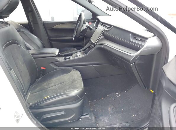 1C4RJHAG7PC519778 2023 JEEP GRAND CHEROKEE White Widok wnętrza z przodu