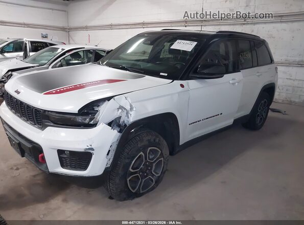 1C4RJHCG4N8573052 2022 JEEP GRAND CHEROKEE Белый Передняя левая четверть