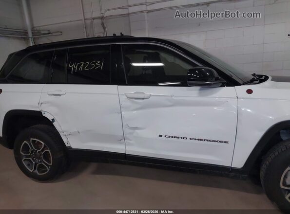 1C4RJHCG4N8573052 2022 JEEP GRAND CHEROKEE Белый Вид задней части салона