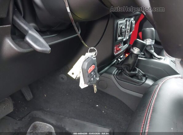 1C4RJXFN8TW155509 2026 JEEP WRANGLER Красный Вид панели приборов