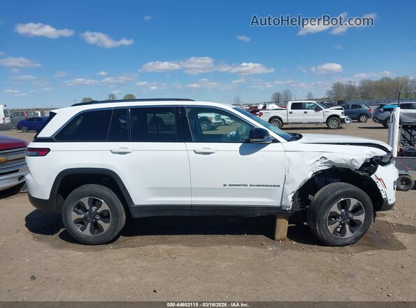 1C4RJYB66N8760432 2022 JEEP GRAND CHEROKEE 4XE White Widok wnętrza z tyłu