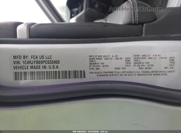 1C4RJYB69PC633450 2023 JEEP GRAND CHEROKEE 4XE Silver Vista del compartimento del motor