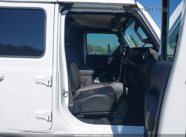 1C6HJTFG2ML511758 2021 JEEP GLADIATOR White Вид салону спереду