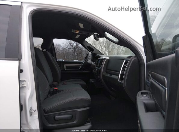1C6RR6GG3MS534582 2021 RAM 1500 CLASSIC Белый Вид салона спереди