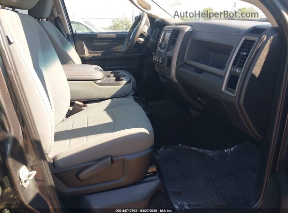 1C6RR6KT3JS305142 2018 RAM 1500 Gray Սալոնի դիմացի տեսք