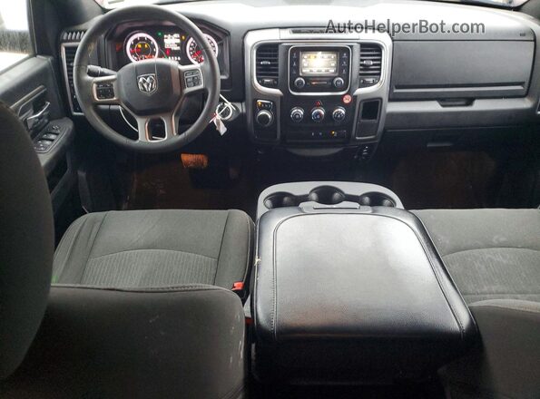 1C6RR6LG8RS128570 2024 RAM 1500 Красный Вид панели приборов