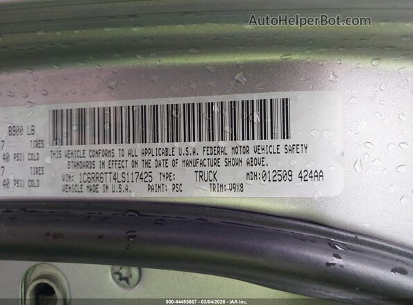 1C6RR6TT4LS117425 2020 RAM 1500 CLASSIC Silver Widok komory silnika