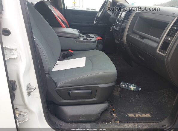 1C6RR7FG7JS209940 2018 RAM 1500 White Սալոնի դիմացի տեսք