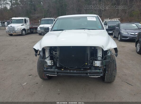 1C6RR7FG7JS209940 2018 RAM 1500 White Սալոնի հետևի տեսք