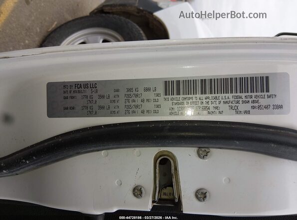 1C6RR7FT5JS316854 2018 RAM 1500 White 