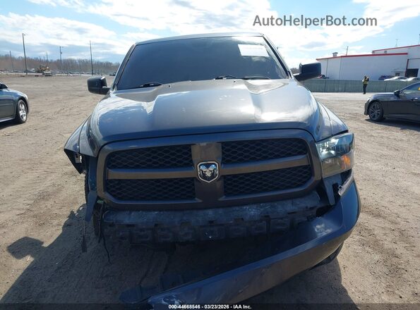 1C6RR7FT5JS351104 2018 RAM 1500 Black Rear interior view