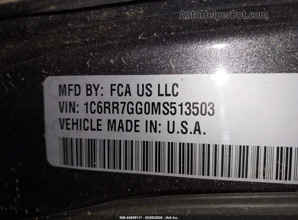 1C6RR7GG0MS513503 2021 RAM 1500 CLASSIC Gray Widok komory silnika