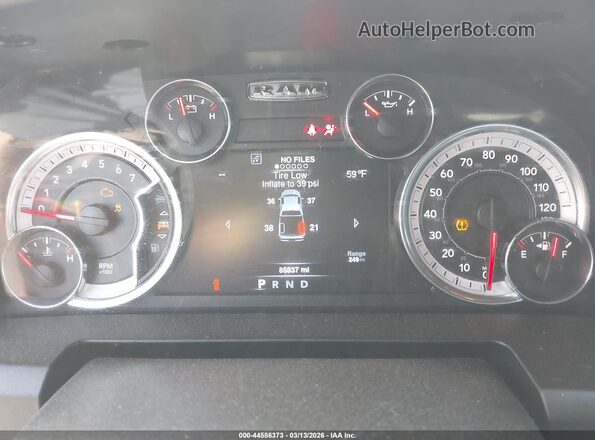 1C6RR7GG9MS522703 2021 RAM 1500 CLASSIC Red Vista de los asientos traseros