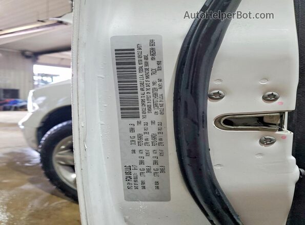 1C6RR7GT1HS807320 2017 RAM 1500 White Вид підкапотного простору