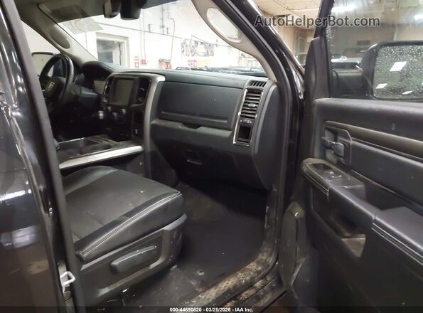 1C6RR7HT4GS139784 2016 RAM 1500 Черный Вид салона спереди