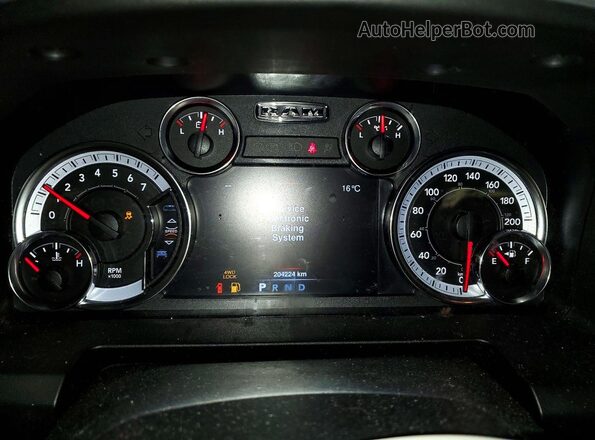 1C6RR7KT3LS148463 2020 RAM 1500 Red ხელსაწყოთა პანელის ხედი