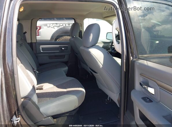 1C6RR7LT4JS237728 2018 RAM 1500 Black VIN կոդի պիտակի տեսք