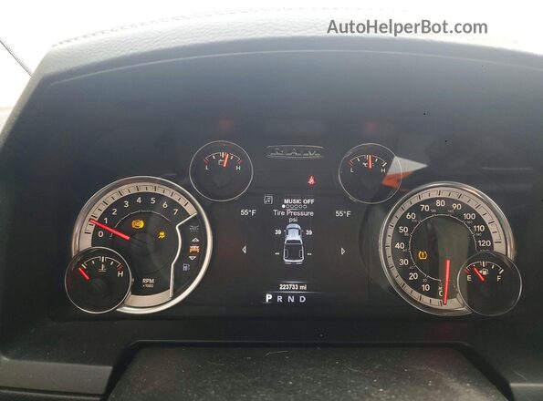 1C6RR7MT6JS209802 2018 RAM 1500 Gray Սարքավորումների վահանակի տեսք