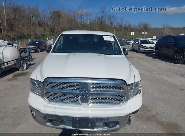 1C6RR7VT2HS815168 2017 RAM 1500 White Dashboard view