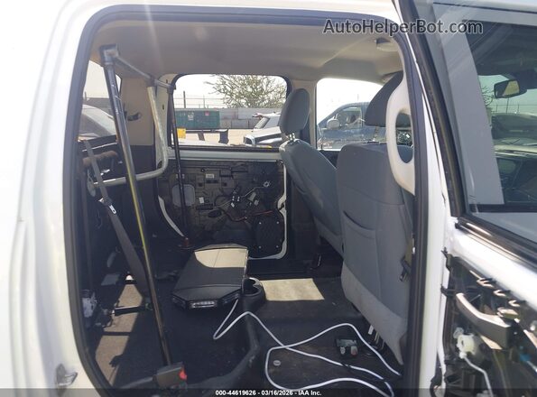 1C6RR7XT1KS739723 2019 RAM 1500 CLASSIC White Widok naklejki z numerem VIN
