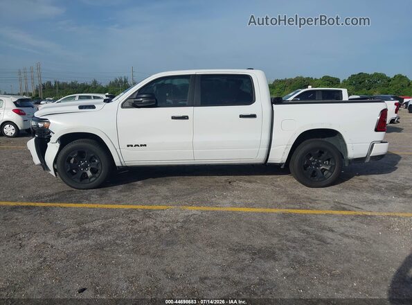 1C6RREFG3SN570196 2025 RAM 1500 White Widok wnętrza 360 stopni