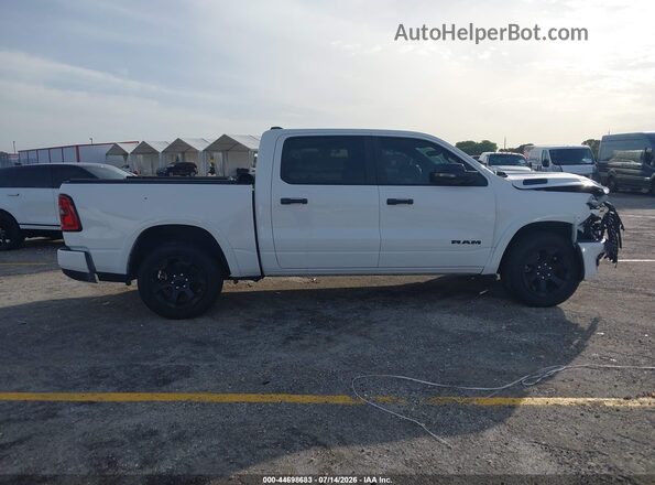 1C6RREFG3SN570196 2025 RAM 1500 White Widok wnętrza z tyłu