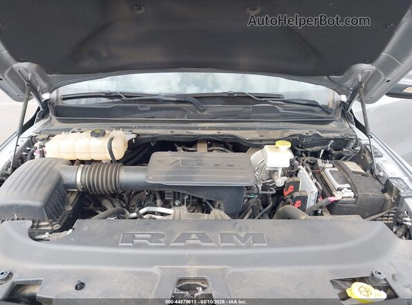 1C6RREFG9RN146273 2024 RAM 1500 Gray Vista trasera