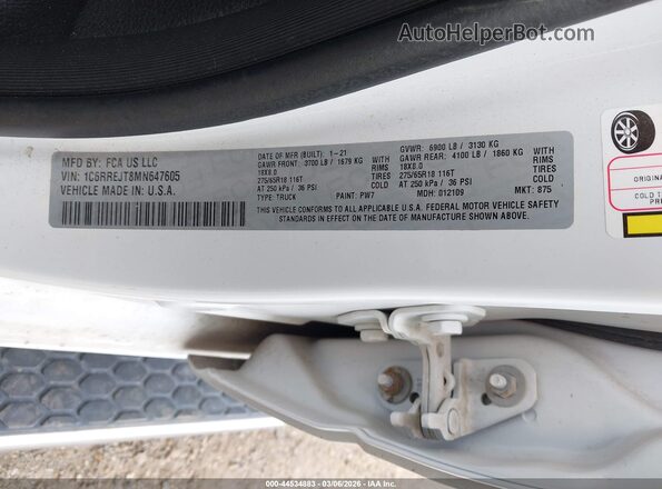 1C6RREJT8MN647605 2021 RAM 1500 White Շարժիչի բաժամունքի տեսք