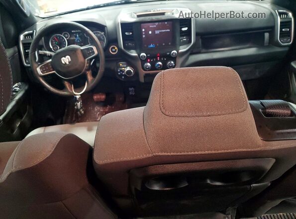 1C6RRFBG7RN150222 2024 RAM 1500 Silver წინა პანელის ხედი