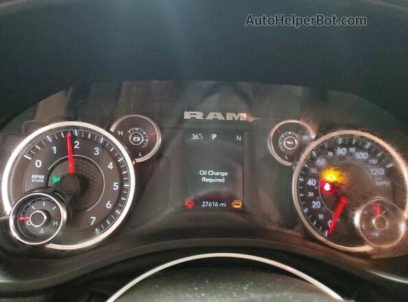 1C6RRFBG7RN150222 2024 RAM 1500 Silver ხელსაწყოთა პანელის ხედი