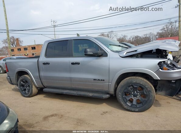 1C6RRFFG4SN245806 2025 RAM 1500 Silver უკანა სალონის ხედი