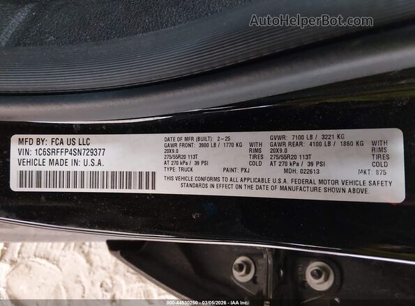 1C6SRFFP4SN729377 2025 RAM 1500 Black Vista del compartimento del motor