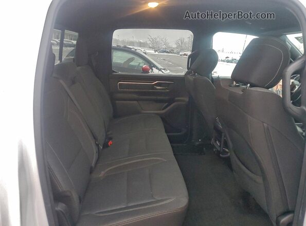1C6SRFFT5MN645665 2021 RAM 1500 White Vista de los asientos traseros