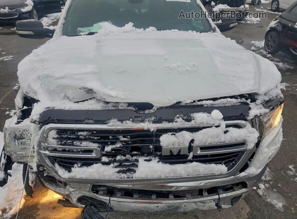 1C6SRFFT5MN645665 2021 RAM 1500 White Vista interior trasera