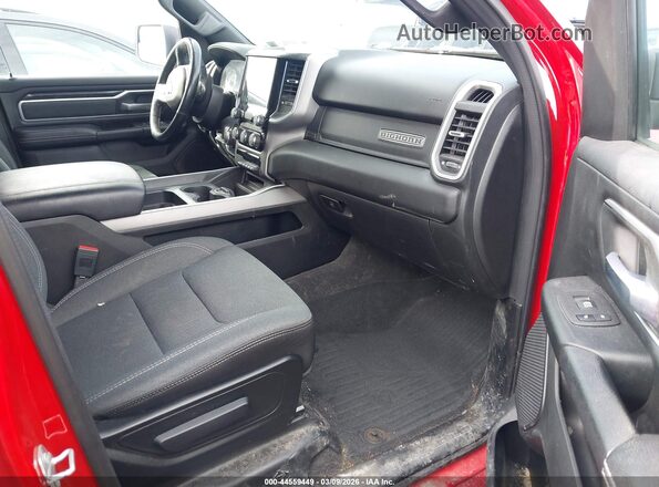 1C6SRFFT7NN430368 2022 RAM 1500 Red Front interior view