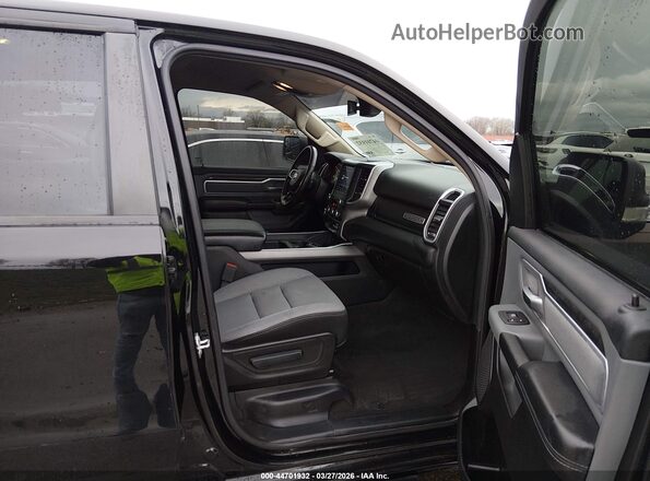 1C6SRFFT8LN375992 2020 RAM 1500 Black Front interior view