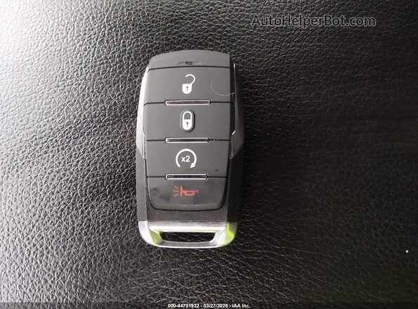 1C6SRFFT8LN375992 2020 RAM 1500 Black Dashboard view
