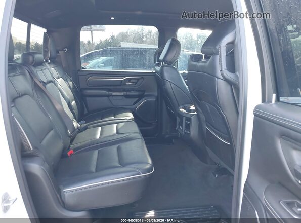 1C6SRFHT7LN109621 2020 RAM 1500 White VIN կոդի պիտակի տեսք