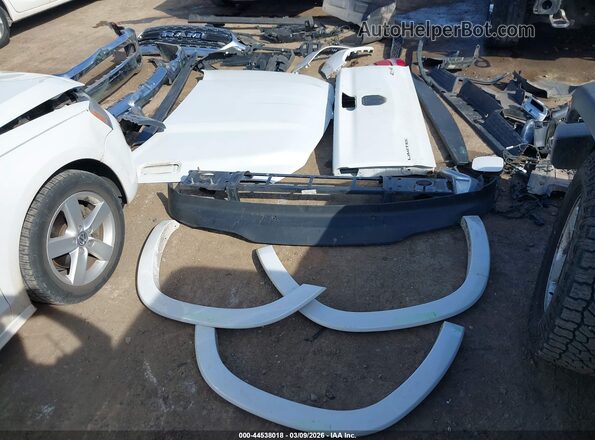 1C6SRFHT7LN109621 2020 RAM 1500 White 