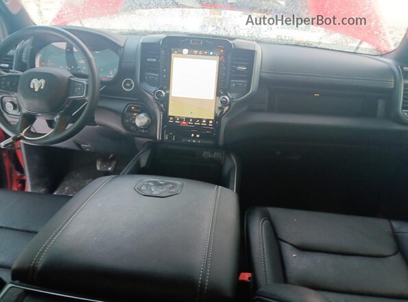 1C6SRFLT2RN165868 2024 RAM 1500 Красный Вид панели приборов