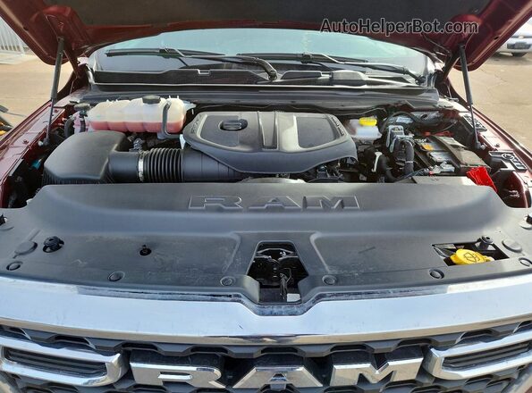 1C6SRFMPXSN518073 2025 RAM 1500 Red Вид задньої частини салону