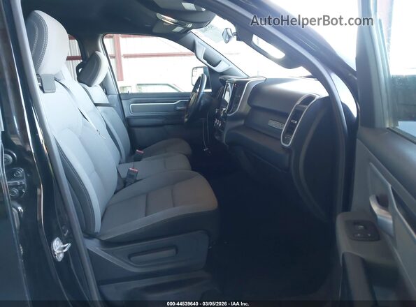 1C6SRFMT7MN571099 2021 RAM 1500 Black Front interior view