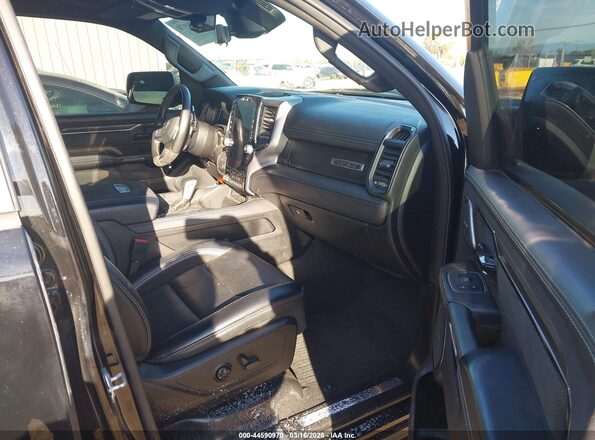 1C6SRFU93PN564188 2023 RAM 1500 Черный Вид салона спереди