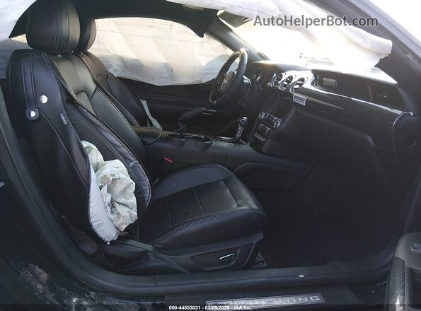 1FA6P8CF2J5107016 2018 FORD MUSTANG Черный Вид салона спереди