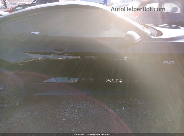 1FA6P8CF2J5107016 2018 FORD MUSTANG Черный Вид задней части салона