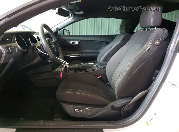 1FA6P8CF6J5129164 2018 FORD MUSTANG White Front interior view